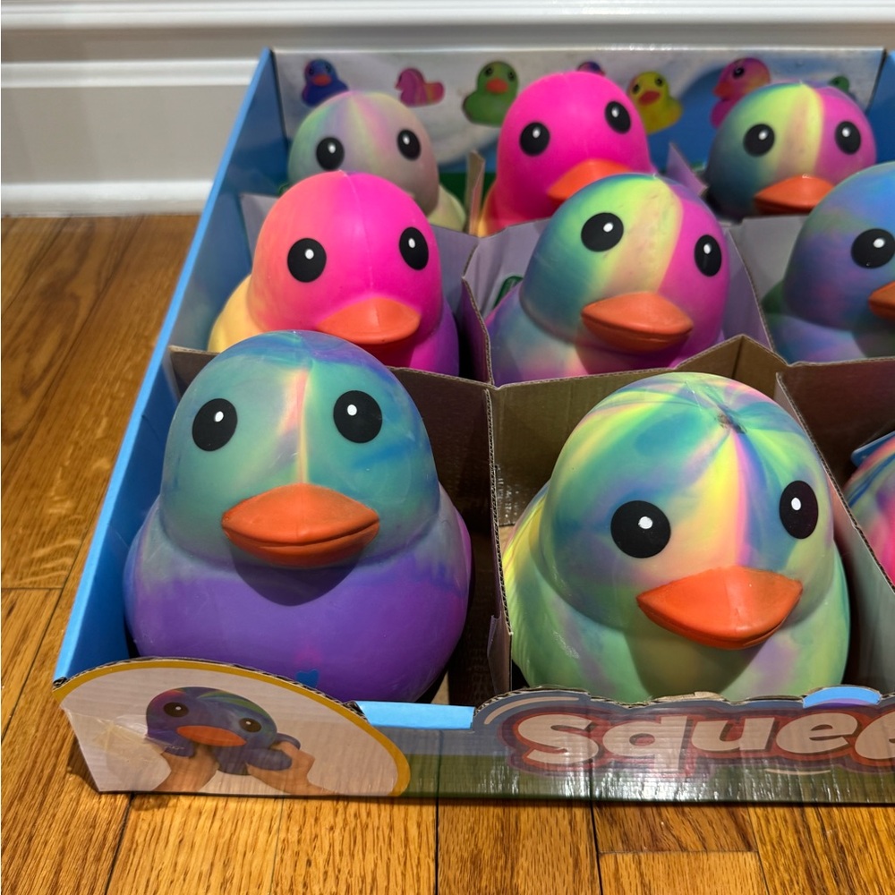 ONE Squeezy Squeeezy tie dye Squishy Duck NWT Toymendous - Picture 3 of 9